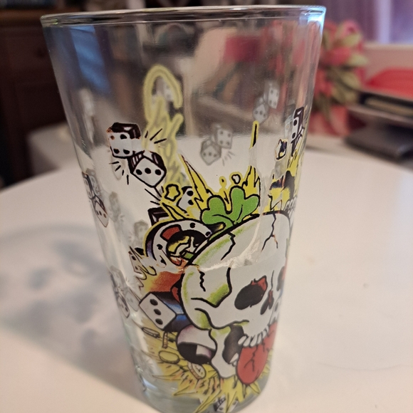 Ed Hardy Pint  Heart and Skull Drinking - Picture 5 of 5